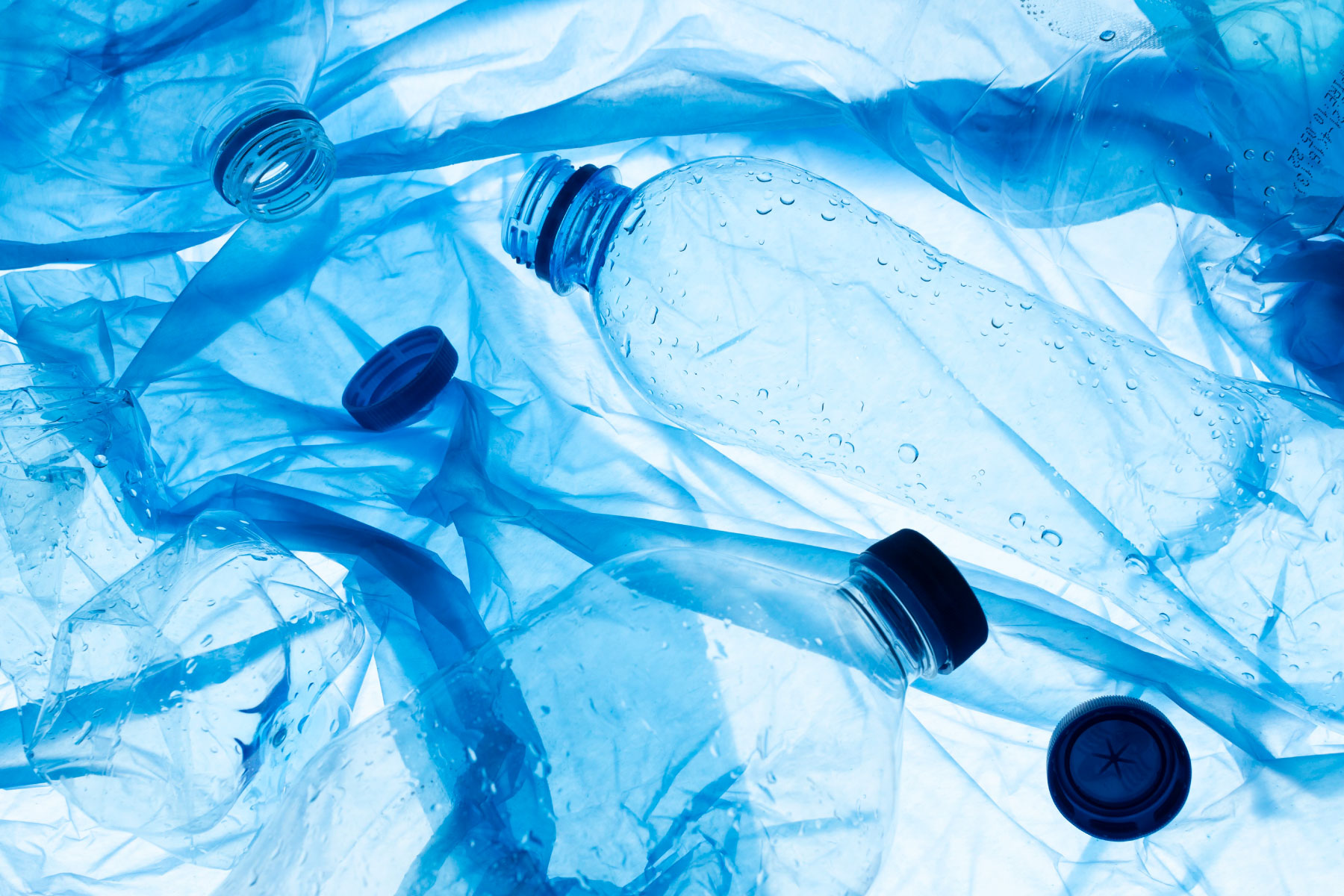 Addio bottiglie d’acqua: come eliminarle con un impianto di depurazione domestico
